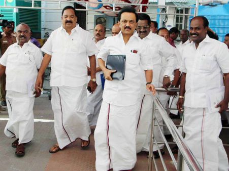 சஸ்பெண்ட் முடிந்தது.. 1 வாரத்திற்குப் பிறகு சட்டசபை வந்த 79 தி.மு.க. உறுப்பினர்கள்.. மீண்டும் அனல்?