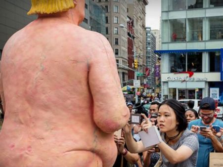 அடக் கருமமே.. டிரம்ப்பை இப்படிக் கழுவி ஊத்துறாங்களே!