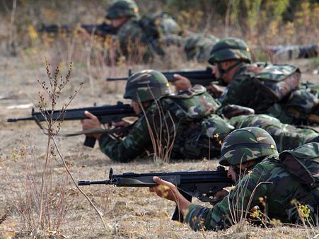 துருக்கியில் கார் வெடிகுண்டு தாக்குதல்: 11 போலீசார் பலி- 70 பேர் படுகாயம்