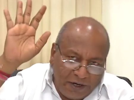 என்னை கைது செய்யவே சசிகலா புஷ்பாவை தூண்டிவிடுவதாக அவதூறு- வைகுண்டராஜன்