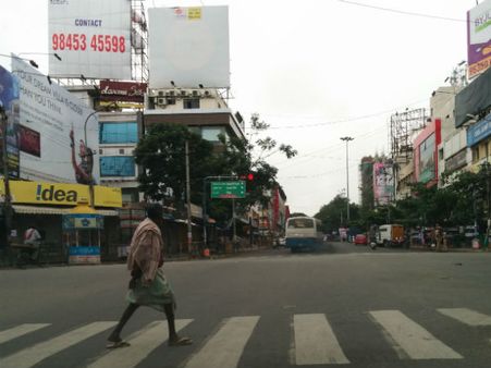 காவிரி: பாதுகாப்பு கருதி பெங்களூரில் இரு தினங்களுக்கு மதுக் கடைகள் மூடல் - காவல்துறை