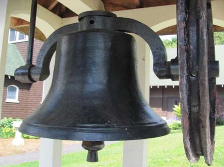 பிரிட்டன் தேவாலயங்களில் மணியடிக்க ஆள் இல்லை!