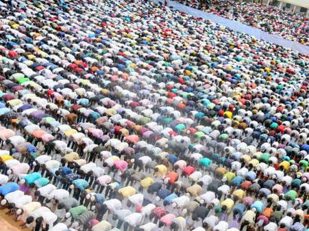 பக்ரீத் கொண்டாட்டம்... தமிழக பள்ளி வாசல்களில் சிறப்பு தொழுகை... தலைவர்கள் வாழ்த்து