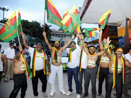 அதிகரிக்கும் பதட்டம்.. அச்சத்தில் கர்நாடகத் தமிழர்கள்.. பாதுகாப்புக்கு ராணுவம் வருமா?