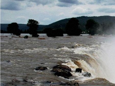 உச்சநீதிமன்ற உத்தரவுப்படி காவிரியில் தண்ணீர் திறப்பு.. தமிழக விவசாயிகள் வரவேற்பு