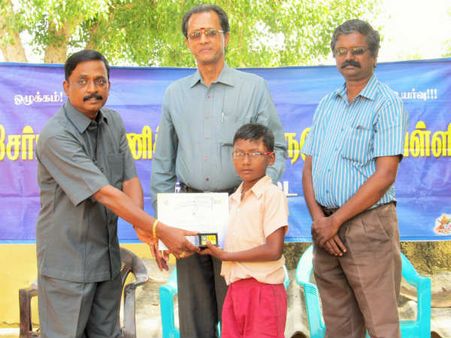 மாரத்தானில் வென்ற - சிறந்த மாணவ, மாணவியருக்கு விருது, பாராட்டு