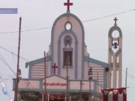 உவரி ஆலய சப்பரத்தில் மின்சாரம் பாய்ந்து 4 பேர் பலி: சோகத்தில் கிராம மக்கள் - வீடியோ