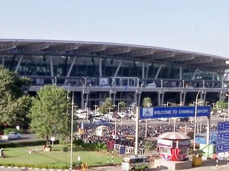 சென்னை விமான நிலையத்தில் 68வது விபத்து... கழிவறை இடிந்து விழுந்து விமான பயணி படுகாயம்