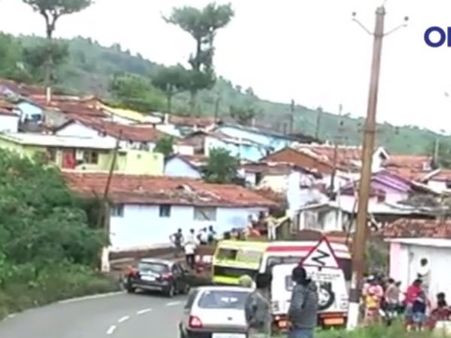 நில ஆக்கிரமிப்பு... வீடுகளுக்கு சீல்... பள்ளி திரும்பிய குழந்தைகள் தெருவில் தவித்த சோகம்- வீடியோ