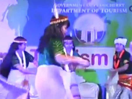 உலக சுற்றுலா தினம்... மாற்றுத் திறனாளிகளின் கலைநிகழ்ச்சிகளோடு களை கட்டிய புதுச்சேரி- வீடியோ