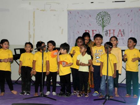 துபாயில் ஆடல் பாடல் பயிற்சி முகாம்.... உற்சாகத்துடன் பங்கேற்ற குழந்தைகள்