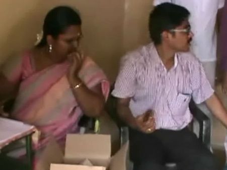 கோபி அருகே தலைமறைவான போலி டாக்டர்... போலீஸ் வலைவீச்சு- வீடியோ