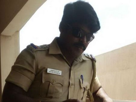 ஹவலா பணத்தை 'ஸ்கெட்ச் போட்டு' கொள்ளையடித்த பலே கரூர் போலீசார்.... இன்ஸ்பெக்டர் கைதால் பரபரப்பு!