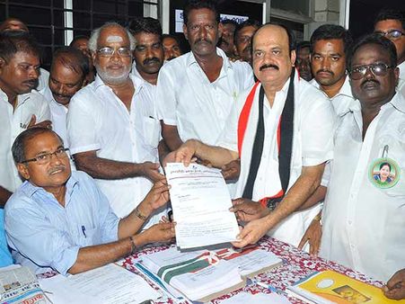 செவ்வாய் கிழமை குரு ஓரையில் 919 அதிமுக வேட்பாளர்களும் வேட்புமனு தாக்கல்