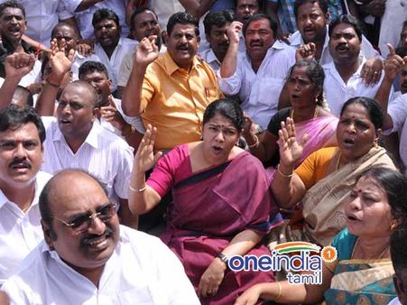 அண்ணா சாலையில் நடு ரோட்டில் அமர்ந்து கனிமொழி போராட்டம்... கைது #TamilNaduBandh