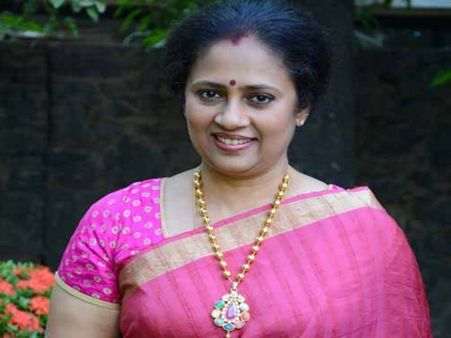 லாரி உரிமையாளர் நாகப்பன் தற்கொலை? புகார் கொடுத்தவரே என்னுடன் செல்பி எடுத்தார்: லட்சுமி ராமகிருஷ்ணன்