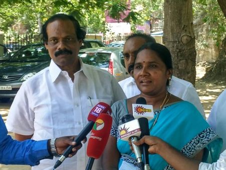 சாலை விபத்தில் உயிரிழந்துவிட்டதாக புரளி.. திண்டுக்கல் ஐ. லியோனி போலீசில் புகார் !