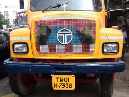 கர்நாடகாவுக்கு லாரிகள் செல்வது நிறுத்தம்... லாரி உரி்மையாளர் சம்மேளனம் அறிவிப்பு