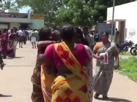 முன் விரோதம்... குடிபோதையில் பெண் வெட்டிக் கொலை... உறவினர்கள் போராட்டம்- வீடியோ