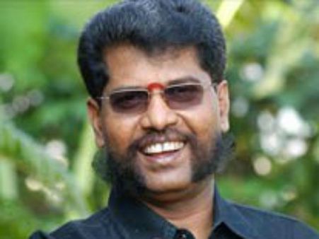 தமிழக அரசுக்கு மீண்டும் அடி.. நக்கீரன் மீதான அவதூறு வழக்குகளுக்கு உயர்நீதிமன்றம் அதிரடி தடை!