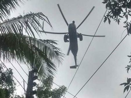 மும்பையில் கருப்பு உடையில் ஆயுதங்களுடன் மர்ம நபர்கள் நடமாட்டம்... உச்சகட்ட உஷார் நிலையில் கடற்படை!