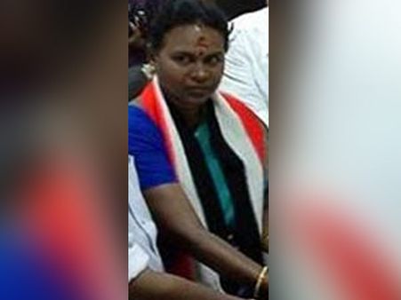 நெல்லை மாநகராட்சி... புவனேஸ்வரிக்கு அல்வா தந்த அதிமுக!