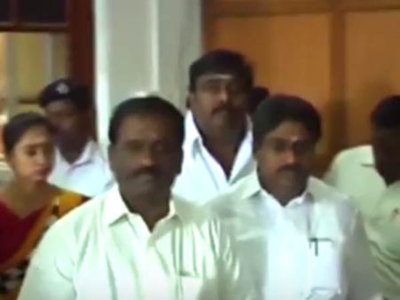 அரசு ஊழியர்கள் பணி நீக்கம்.. மீண்டும் பணி வழங்கக் கோரி என்.ஆர்.காங். சட்டசபையில் வெளிநடப்பு- வீடியோ