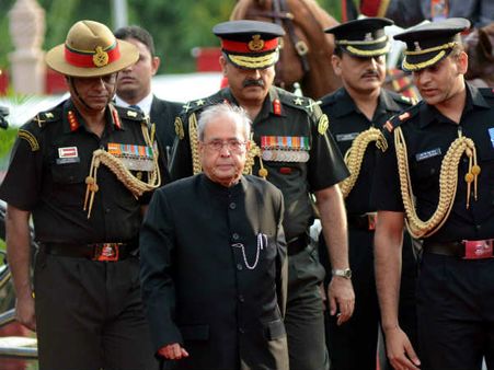 இளம் ராணுவ அதிகாரிகள் பெரும் பணிகளை எதிர்க்கொள்ள வேண்டும்: பிரணாப் முகர்ஜி