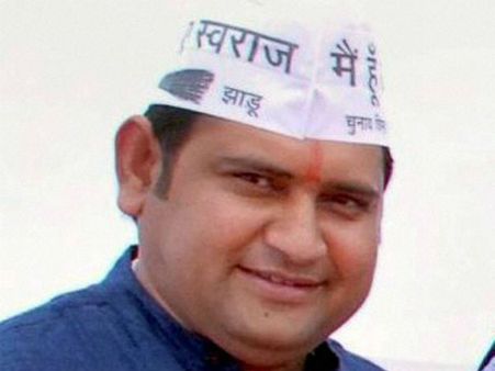 பாலியல் புகாரில் பதவியிழந்தவரை இப்படியா அசிங்கப்படுத்துவது.. ஆம் ஆத்மிக்கு வந்த சோதனை! #SandeepKumar