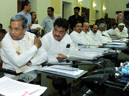 நாளை பேச்சுவார்த்தை.. அதுவரை காவிரியில் நீர் திறப்பில்லை.. கர்நாடக அனைத்து கட்சி கூட்டத்தில் முடிவு