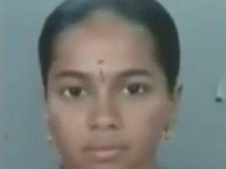 கரூரில் கொடூரமாக கொல்லப்பட்ட மாணவி சோனாலி உடல் தகனம்.. மக்கள் கண்ணீர் அஞ்சலி