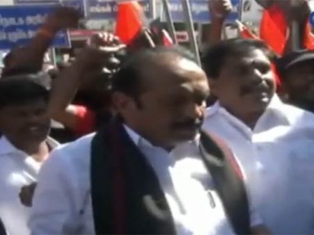 தமிழக பந்த்... திருச்சியில் மதிமுகவினர் ரயில் மறியல்- வைகோ உள்பட 500 பேர் கைது- வீடியோ