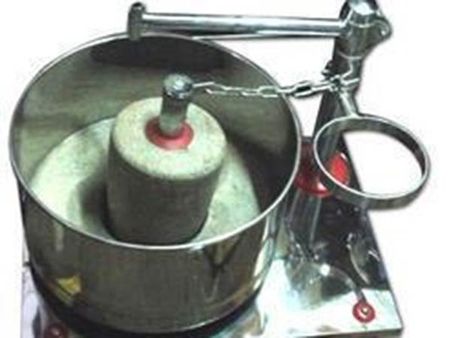 தோசைக்கு மாவாட்டியபோது கிரைண்டரில் துப்பட்டா சிக்கி பெண் பரிதாப பலி