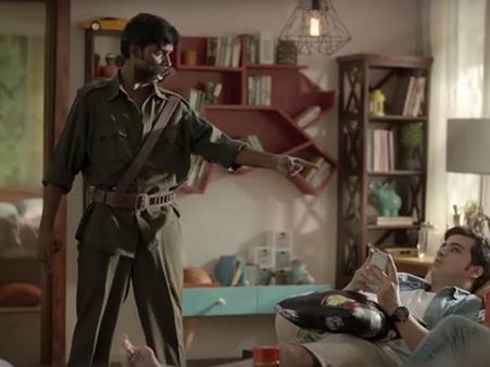 வீரப்பனை காட்டுமிராண்டி என சித்தரிக்கும் சாக்லேட் விளம்பரம்! தமிழ் டிவி சேனல்களில் ஒளிபரப்பு