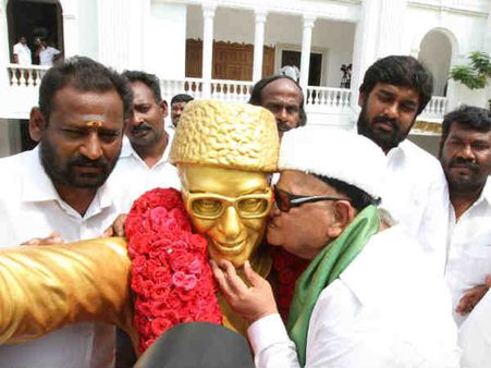 அப்பல்லோஅப்பல்லோவில் ஜெ., அமைதியாக நடந்த அவில் ஜெ., அமைதியாக நடந்த அதிமுகவின் 45வது தொடக்க நாள் விழா