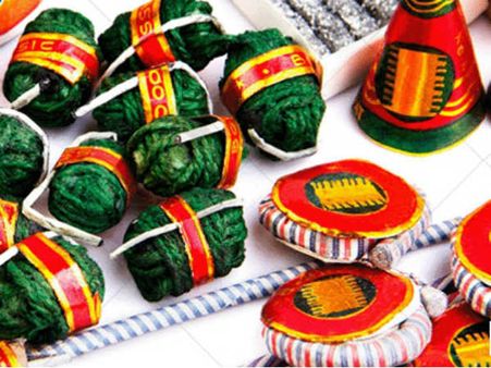 தீபாவளி பட்டாசு... ராத்திரி 10 மணிக்கு மேல் வெடிக்காதீங்க...- மாசு கட்டுப்பாடு வாரியம்