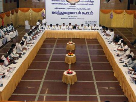 காவிரி பிரச்சினையில் காழ்ப்புணர்ச்சி காட்டுவோர்களை சரித்திரம் அடையாளம் காட்டும்- ஸ்டாலின் #DMK