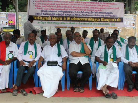 மோடியை நம்புவதை விட சாவதே மேல்.. விவசாயிகள் கால வரையற்ற உண்ணாவிரதம்!