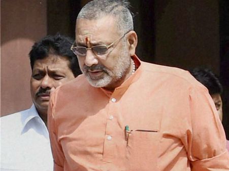 இந்துக்கள் அதிக குழந்தை பெற்றுக் கொள்ள வேண்டும்: மத்திய அமைச்சர் சர்ச்சை பேச்சு