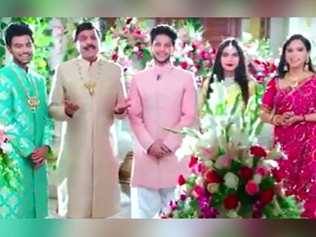 டிபிகல் தெலுங்கு ஸ்டைல்.. கன்னட படத்தை விட பெஸ்ட்... 'மைனிங்' ரெட்டி மகள் திருமண அழைப்பு!