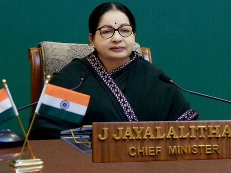 ஜெ. இல்லை.. பணி நியமனம் இல்லை.. பயங்கர வேலைப் பளுவில் சிக்கித் தவிக்கும் உயர் அதிகாரிகள்!!