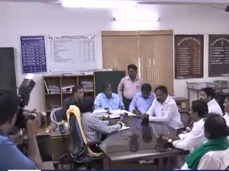 புதுச்சேரி இடைத்தேர்தல்... அதிமுக வேட்பாளர் ஓம்சக்தி சேகர் வேட்புமனுத் தாக்கல்- வீடியோ