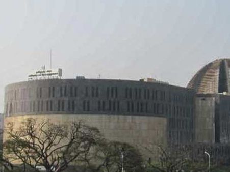 ஓமந்தூரார் மல்டி ஸ்பெஷாலிட்டி மருத்துவமனையில் தவறான சிகிச்சை.. 18 வயது மாணவர் மரணம்