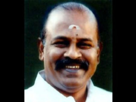 பொள்ளாட்சி ஜெயராமன் மகன் சென்ற கார் விபத்து: மாணவி பலி- 4 பேர் படுகாயம்