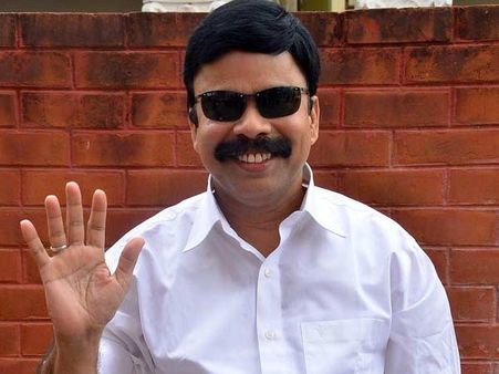 ஜெயலலிதாவின் உடல் நிலை குறித்து விசாரிக்க அப்போலோ போன 'பவர் ஸ்டார்'