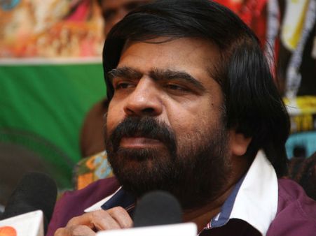 உன்னத பெண்மணி, தமிழகத்தின் கண்மணி 'அம்மா' உடல்நிலை பாதிப்பால் பிறந்த நாள் கொண்டாட்டம் இல்லை:டி.ஆர்