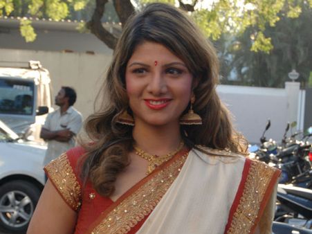 மாதம் ரூ. 2.50 லட்சம் ஜீவனாம்சம் வேண்டும்.. நடிகை ரம்பா குடும்ப கோர்ட்டில் மனு