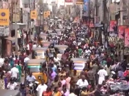 நெருங்கும் தீபாவளி.. சாலைகளில் மக்கள் வெள்ளம்.. குற்றச்செயல்களை தடுக்க சிசிடிவி கண்காணிப்பு- வீடியோ