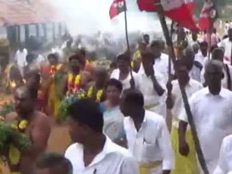 ஜெ. பூரண நலம் பெற வேண்டி... சிவகங்கையில் 1008 தீச்சட்டி, காவடி எடுத்து சிறப்பு வழிபாடு- வீடியோ