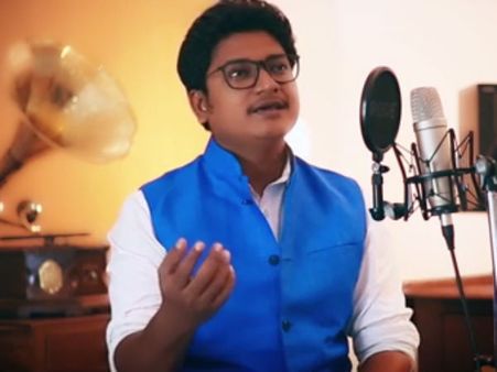 வெள்ளை நிற மல்லிகையோ... அப்படியே கண்ணை மூடிக் கொண்டு கேளுங்கள் இந்தப் பாடலை!